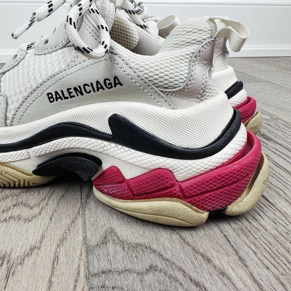 Pre-Owned Balenciaga Triple S Sneakers - White/Red/Black, Size 35 - Picture 5 of 9